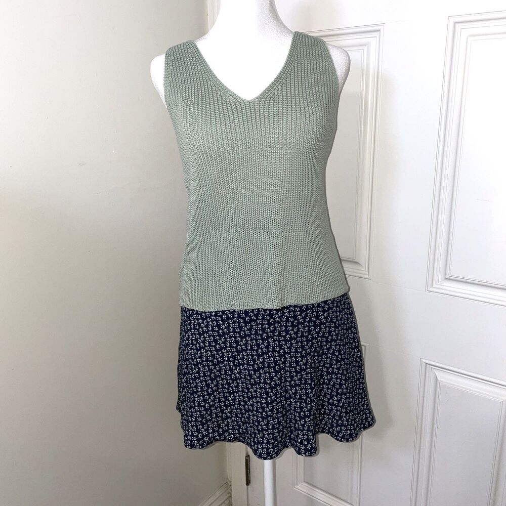 Newbury Kustom Women's Green Knit Tank Top Sleeveless V-Neck Sweater Vest Small